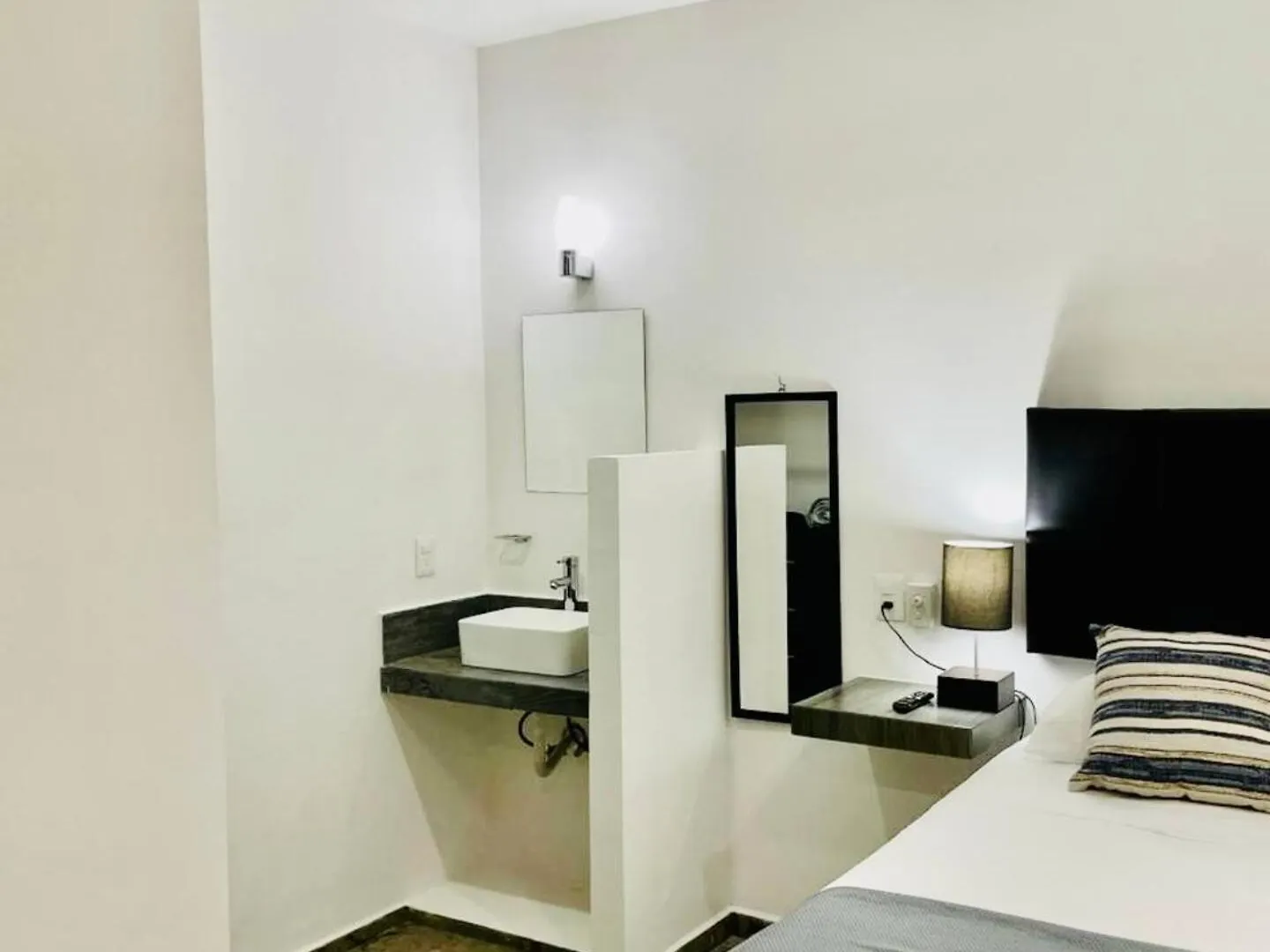 Apartment Lavish Studio Wpatio #2 Isla Mujeres Downtown